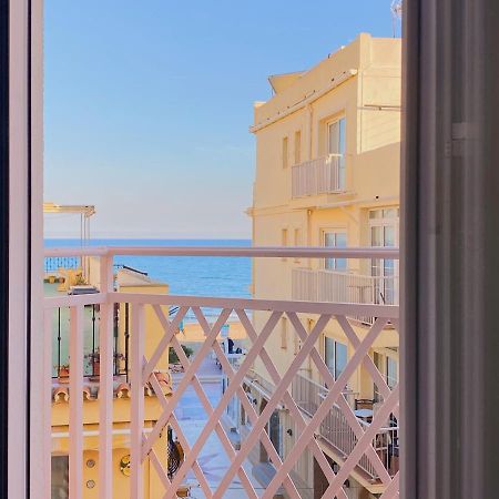 Alojamiento En La Carihuela-Costa Del Sol 托雷莫利诺斯 外观 照片