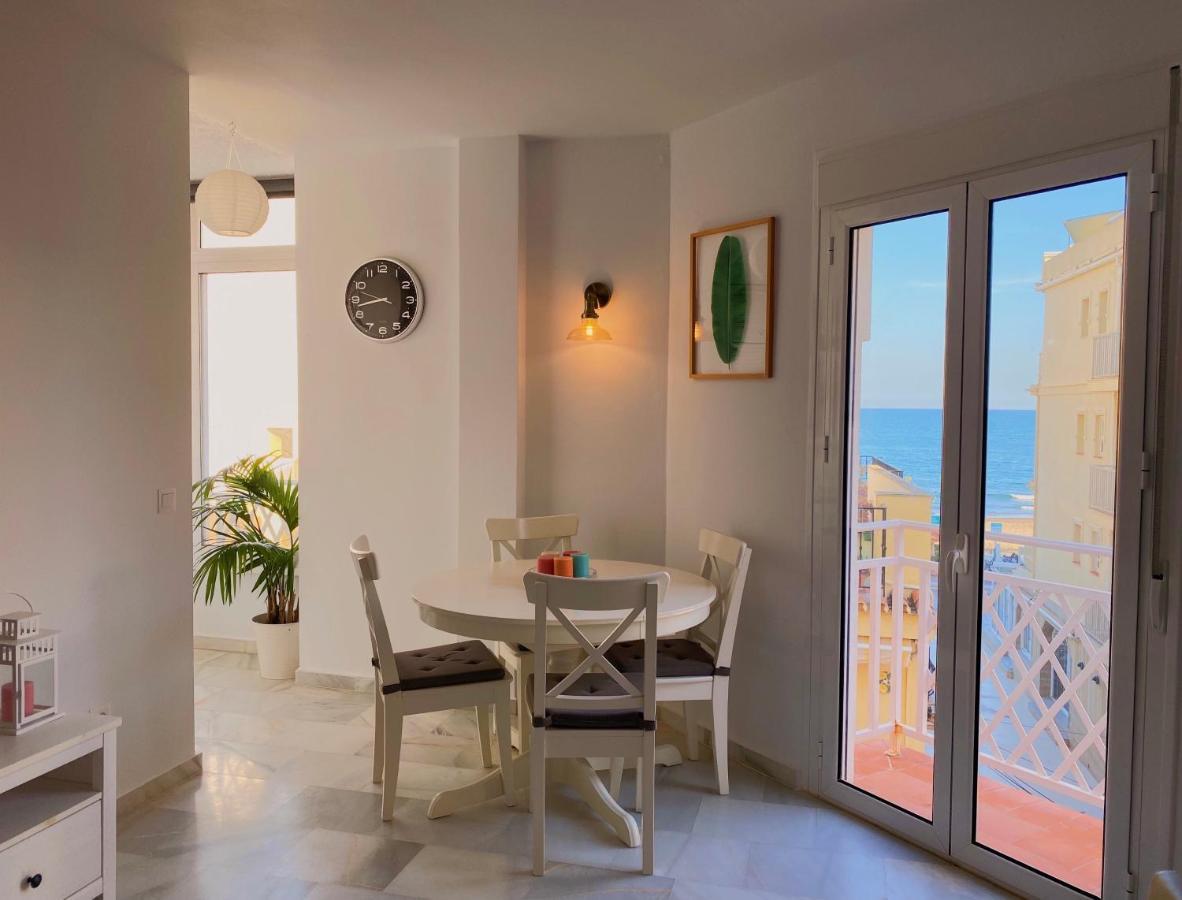 Alojamiento En La Carihuela-Costa Del Sol 托雷莫利诺斯 外观 照片